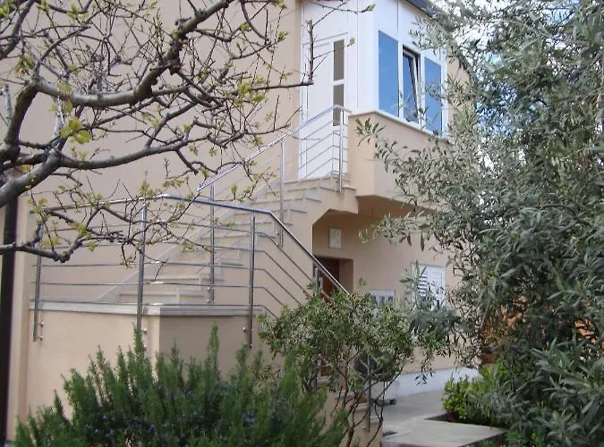 Appartement With A Parking Space Seget Donji, - 11524